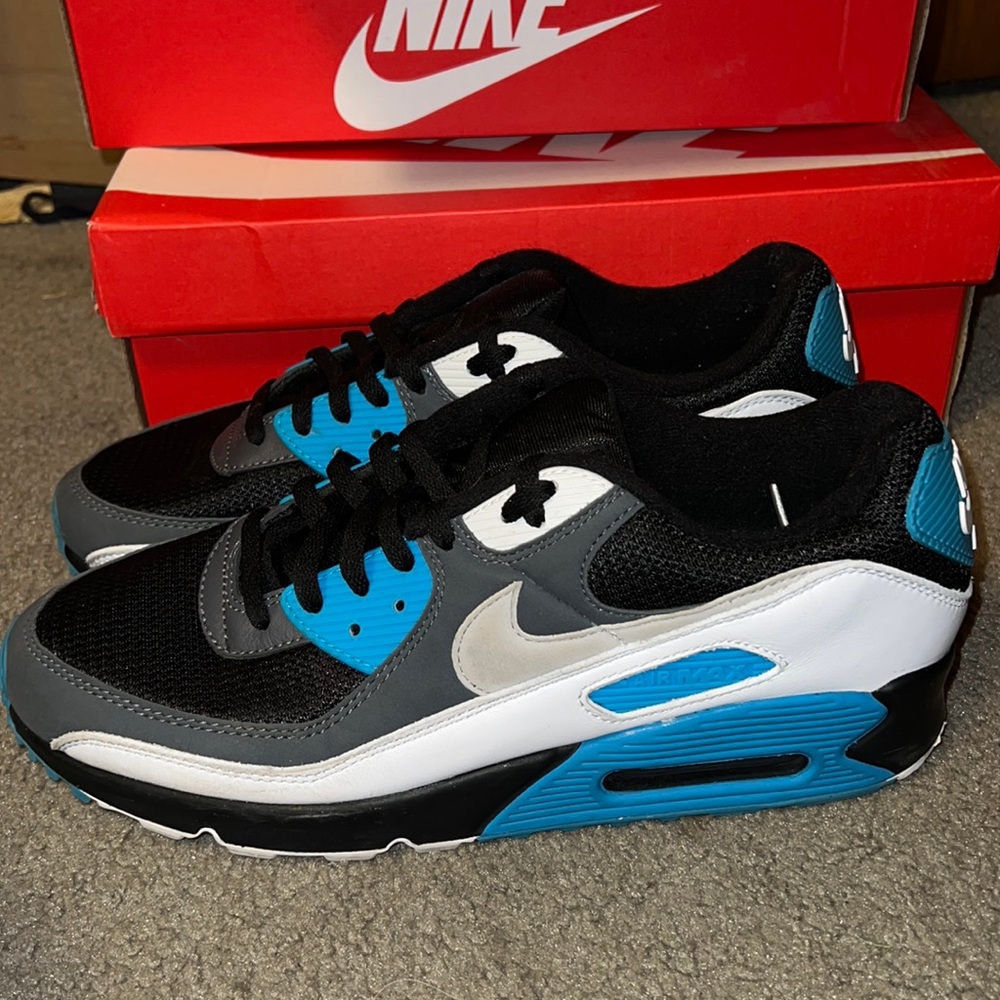 Nike Air Max 90! Used but in good condition!